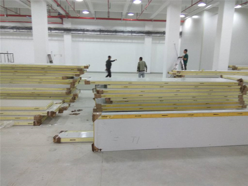 庫(kù)板進(jìn)場(chǎng)